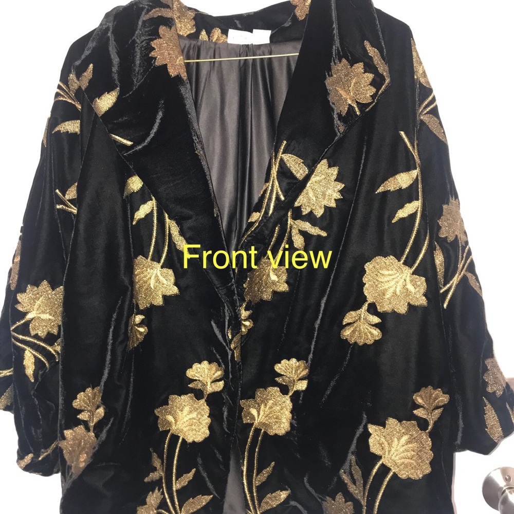 Chico’s size 2 velvety jacket